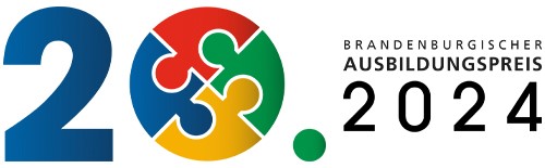 20. Brandenburgischer Ausbildungspreis 2024; die 0 ist ein Kreis bestehend aus vier eineinandergreifenden, farbigen Puzzleteilen
