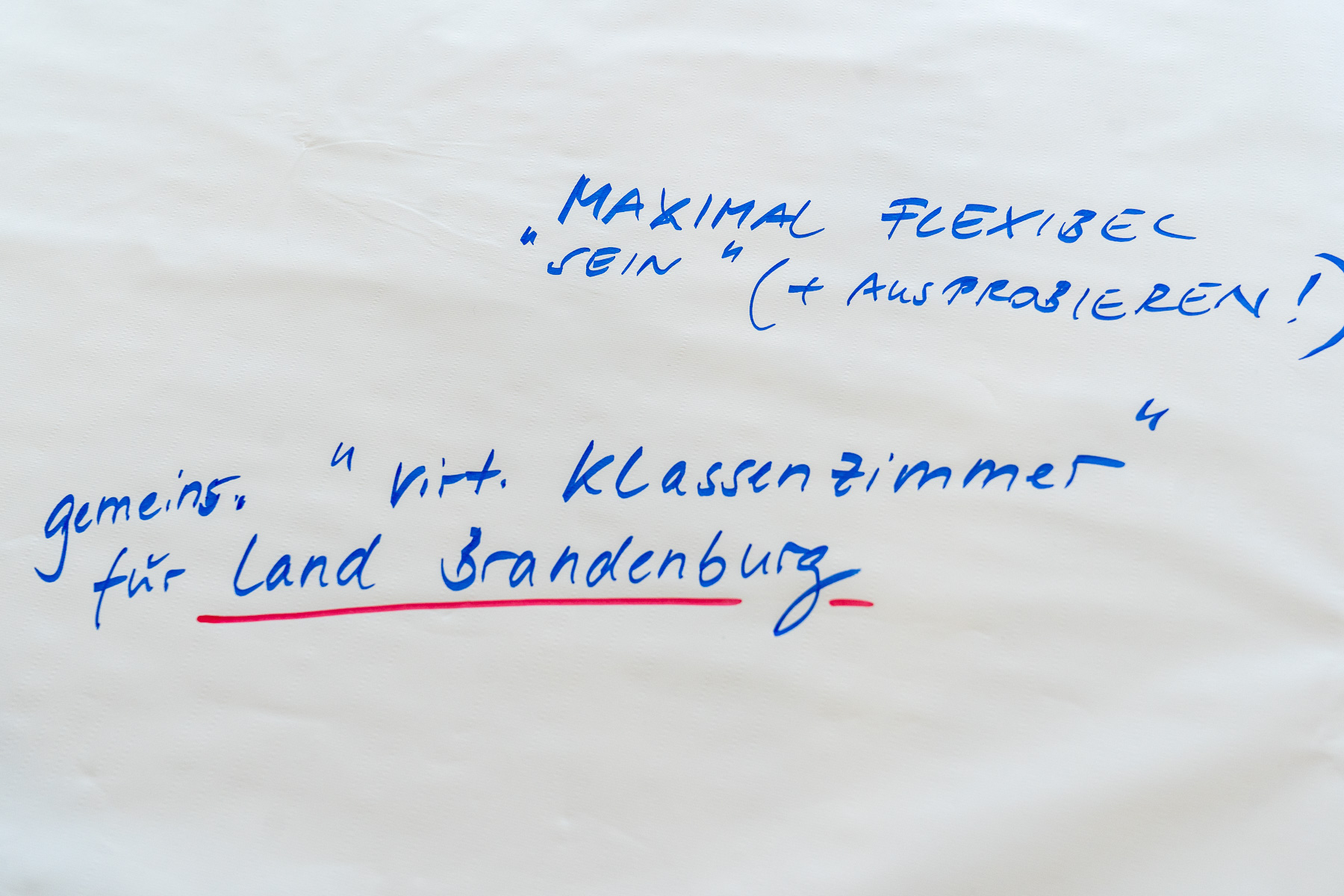 Bild: Bild zeigt Texte auf Thementisch 4: "Maximal flexibel "sein" (+ ausprobieren!); gemeinsames "virtuelles Klassenzimmer" für Land Brandenburg"