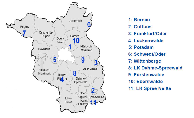 Landkarte von Brandenburg, auf der die elf Welcome Center verzeichnet sind, die im Projektzeitraum 2023-2025 aktiv sind.